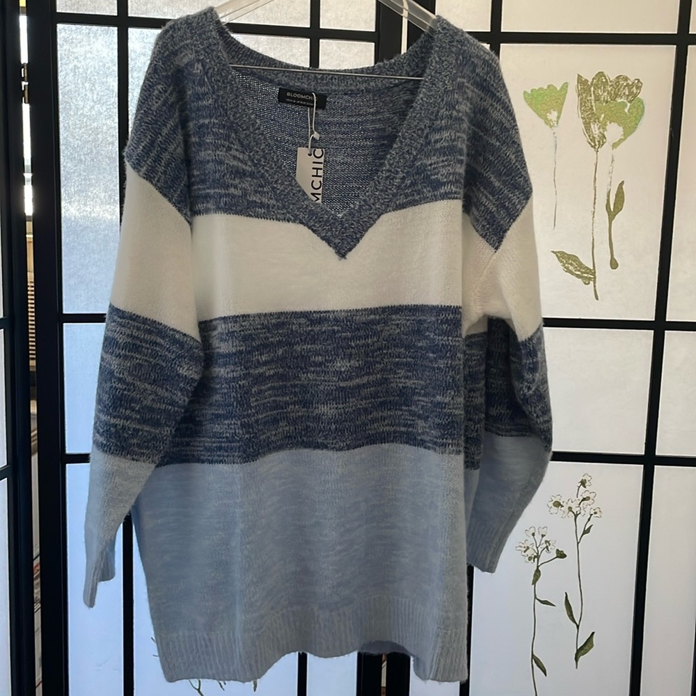 NWT, Bloomchic sweater, very soft and comfortable